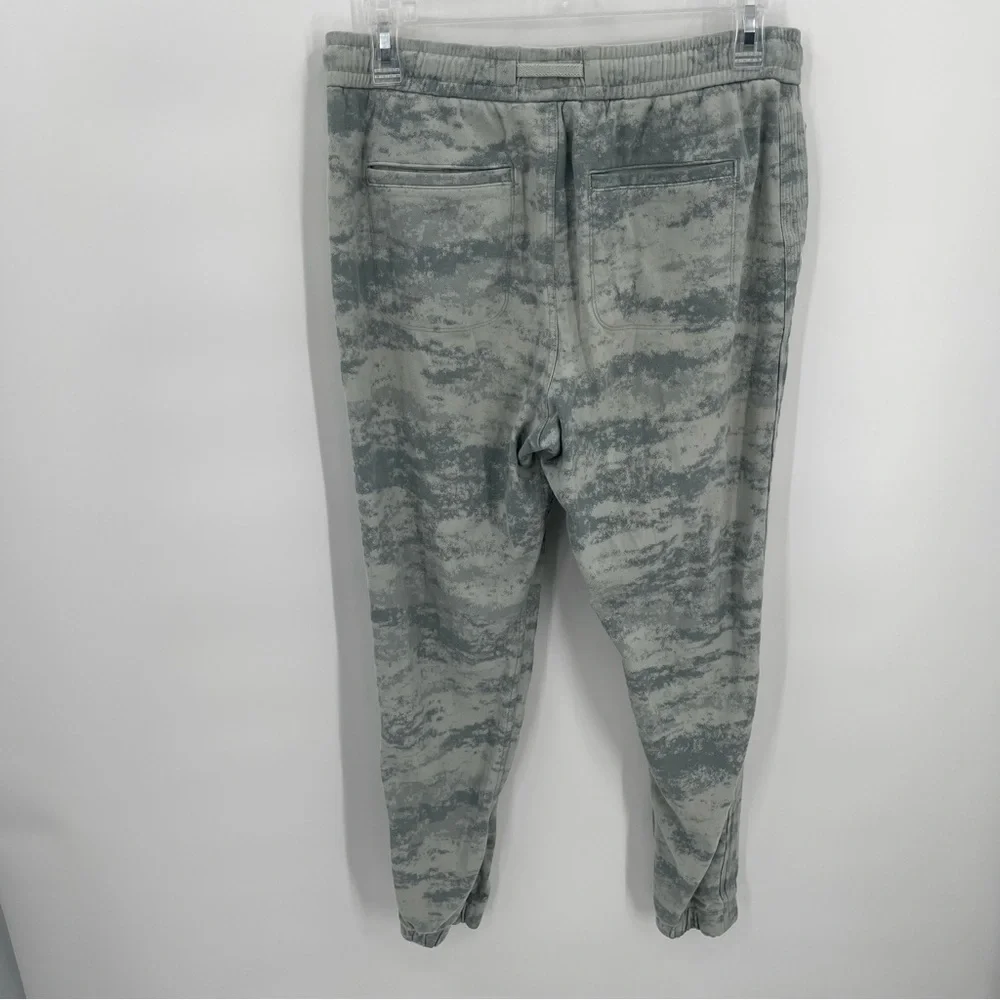 Athleta Farallon Women’s Fog Camo Print Jogger Sweatpants Size Small Pockets